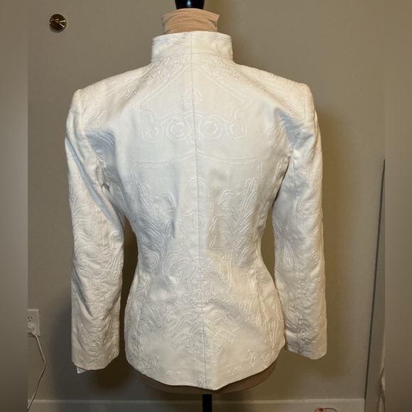 Elegant White Embroidered Open Front Women’s Jacket - Picture 2 of 3